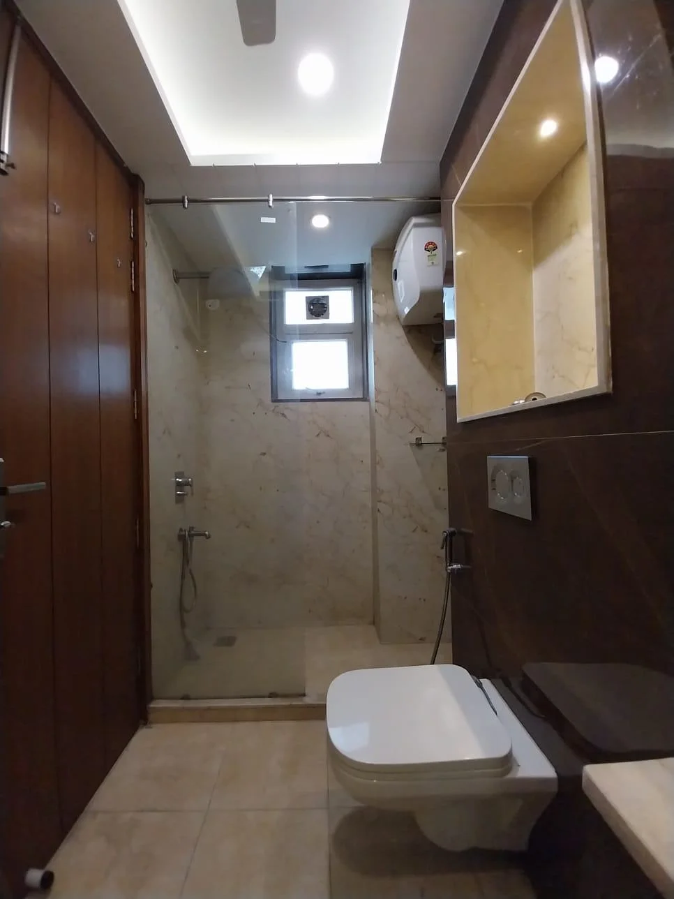 Luxurious 4 BHK Flat in Sushant Lok-2, Gurgaon – Prime Rent Deal (Image 7)