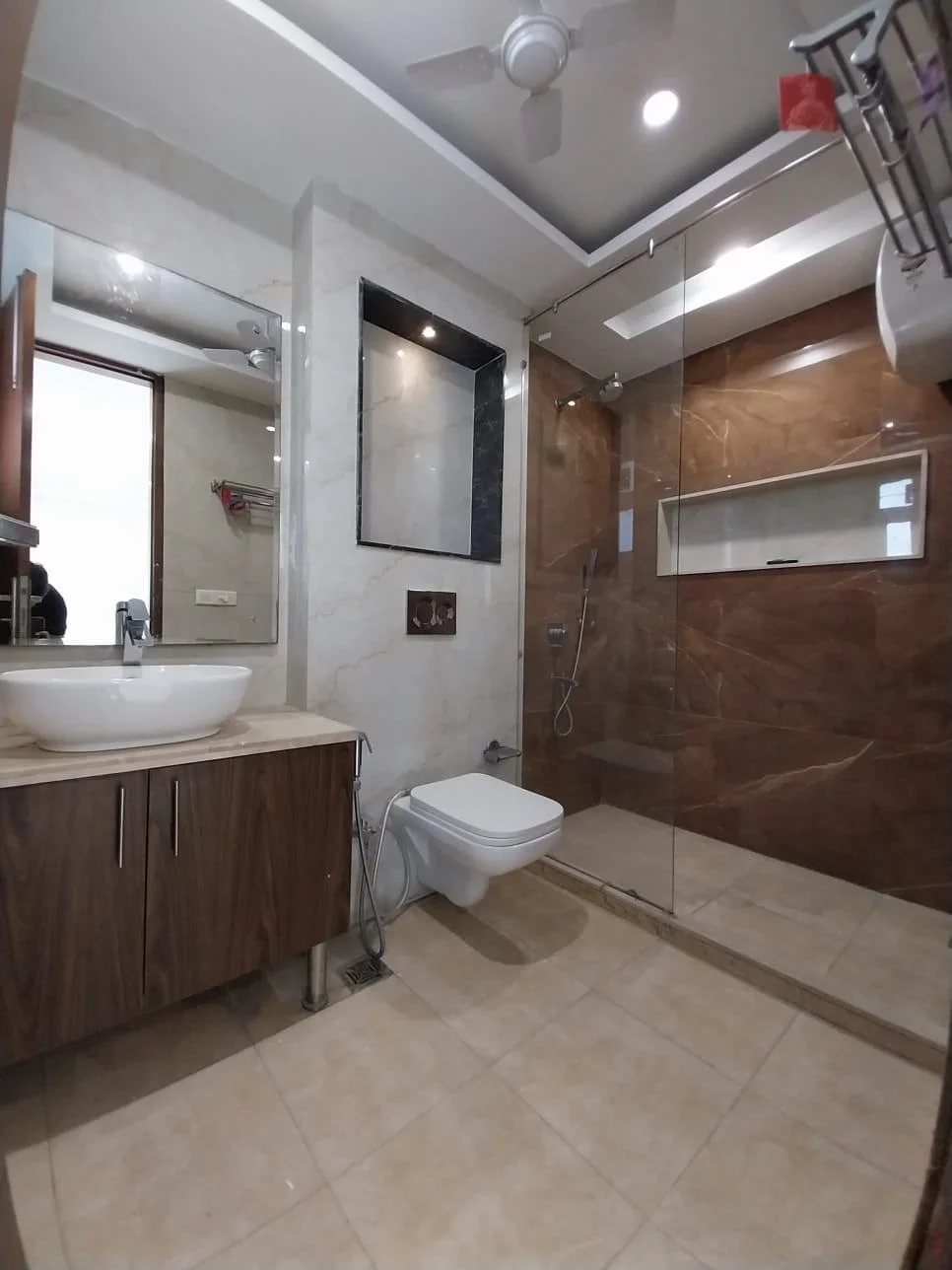 Luxurious 4 BHK Flat in Sushant Lok-2, Gurgaon – Prime Rent Deal (Image 13)