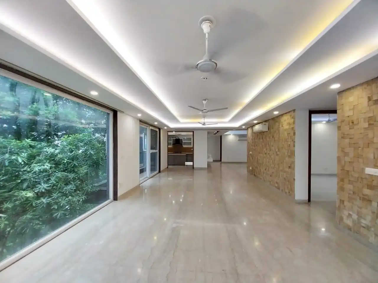 Luxurious 4 BHK Flat in Sushant Lok-2, Gurgaon – Prime Rent Deal (Image 9)