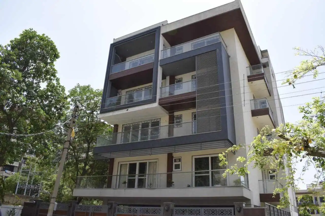 Luxurious 4 BHK Flat in Sushant Lok-2, Gurgaon – Prime Rent Deal (Image 14)